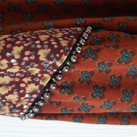 Suzanne Betro Medium - Picture 5 of 6